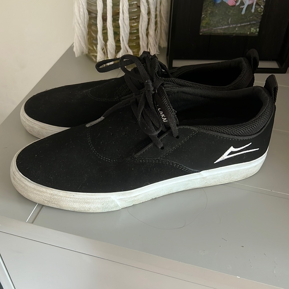 Lakai lows